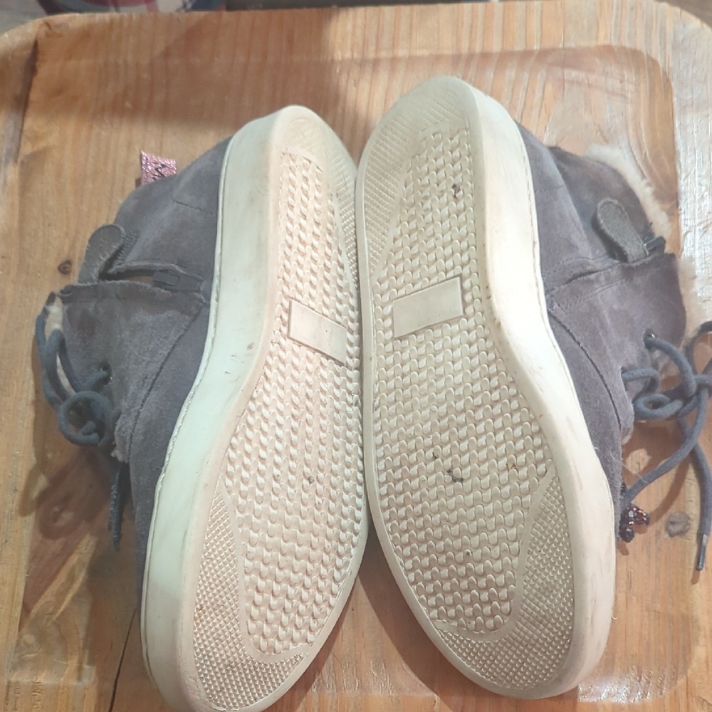 Gray Cozy Mid-Top Sneakers with Fuzzy Lining - Picture 6 of 6